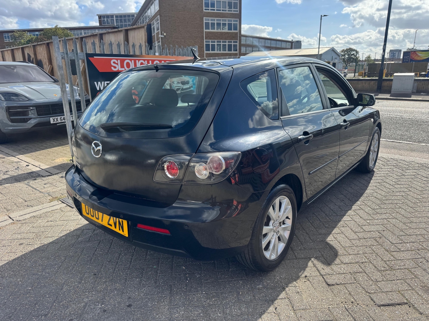 Mazda 3 2007 - Cars in Slough