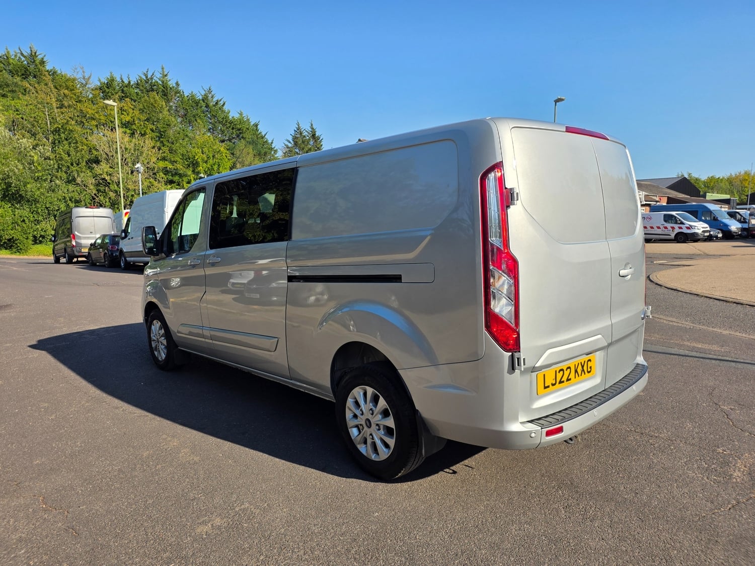 [ berth ]Ford Transit Custom