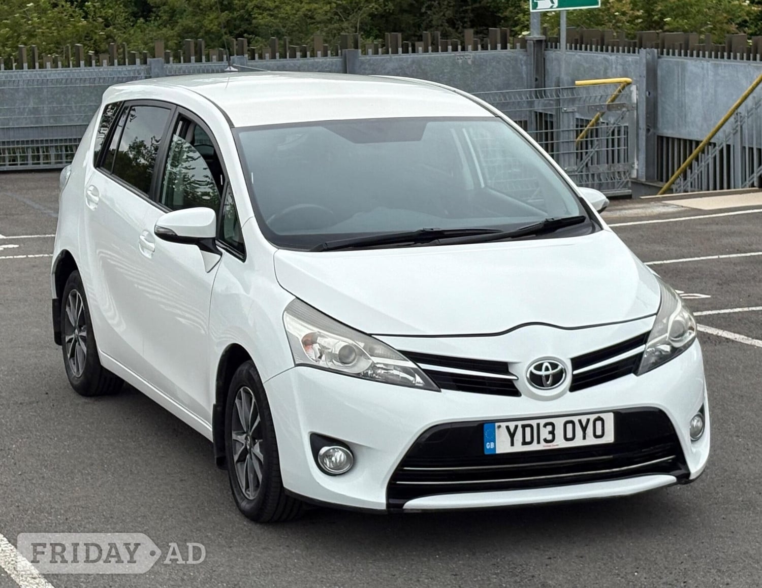 Toyota Verso 2013 - Cars