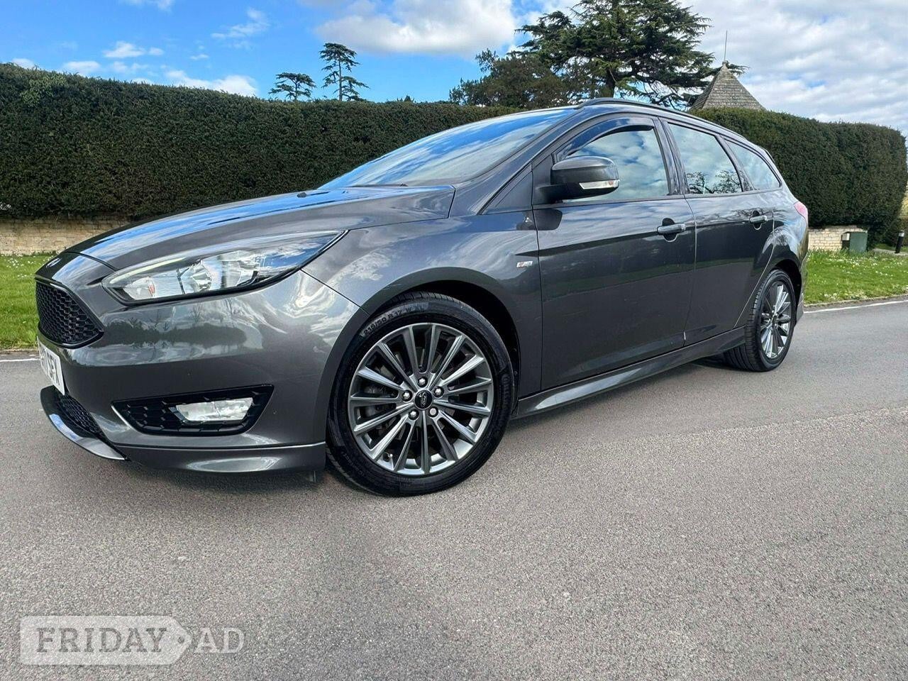 Ford Focus 2017 in Burford