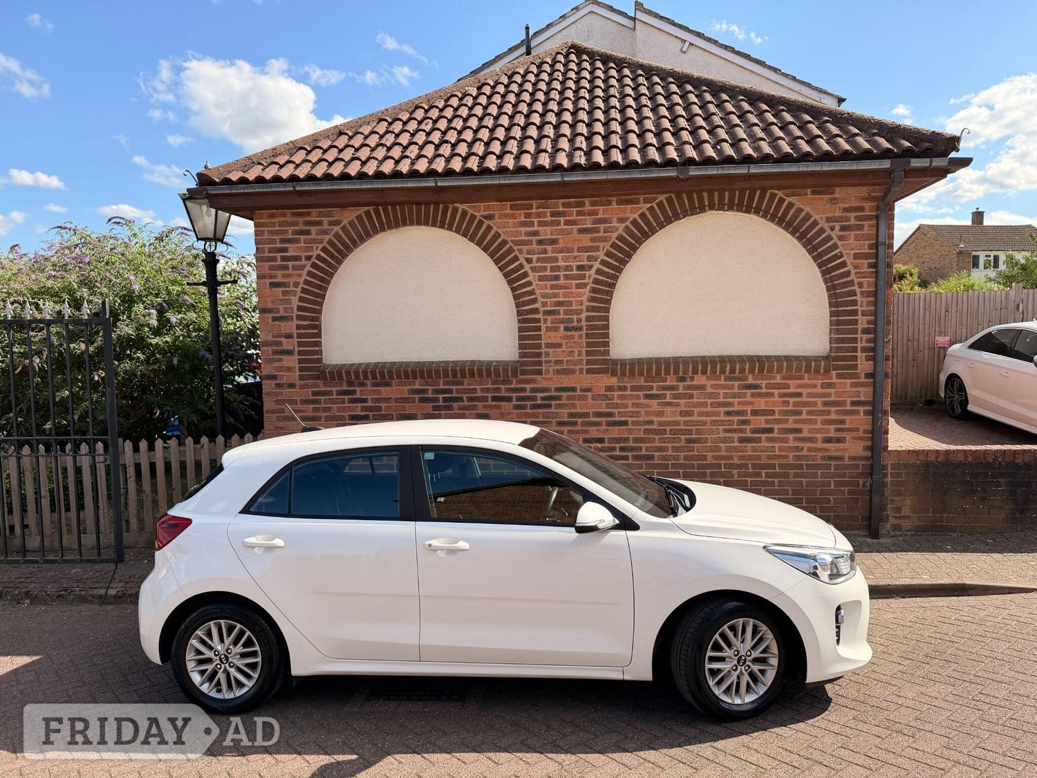 Kia Rio 2017 - Cars in Sutton