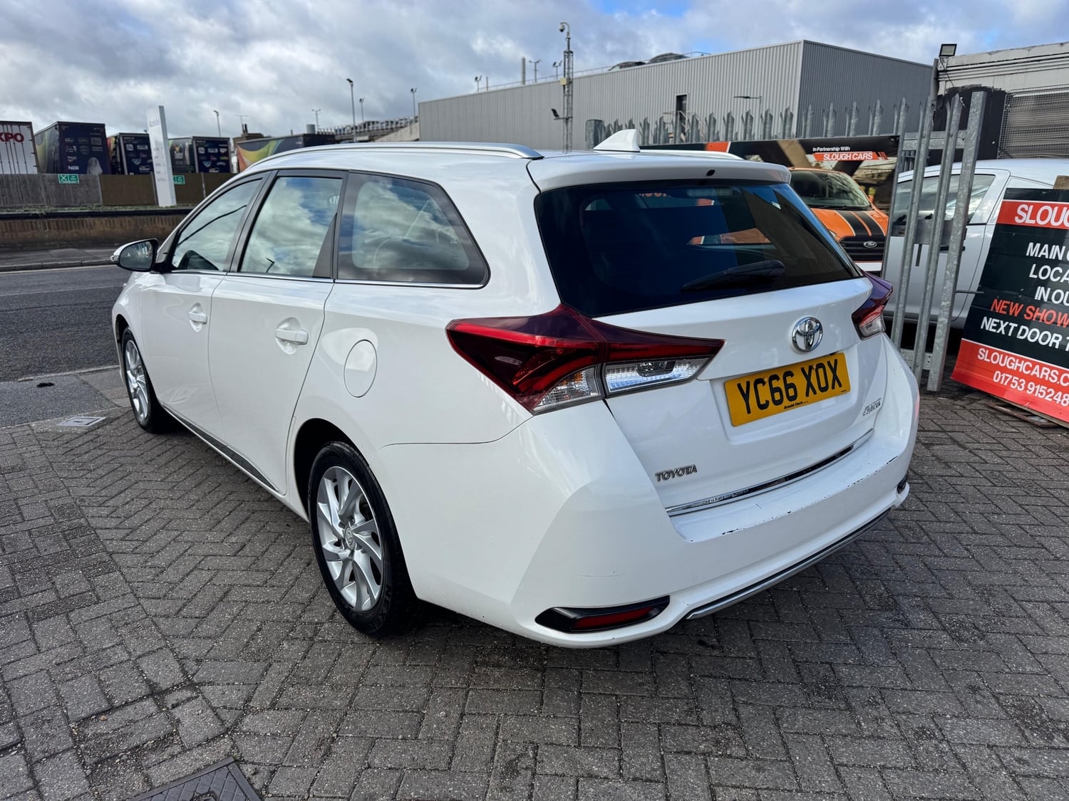 [ berth ]Toyota Auris