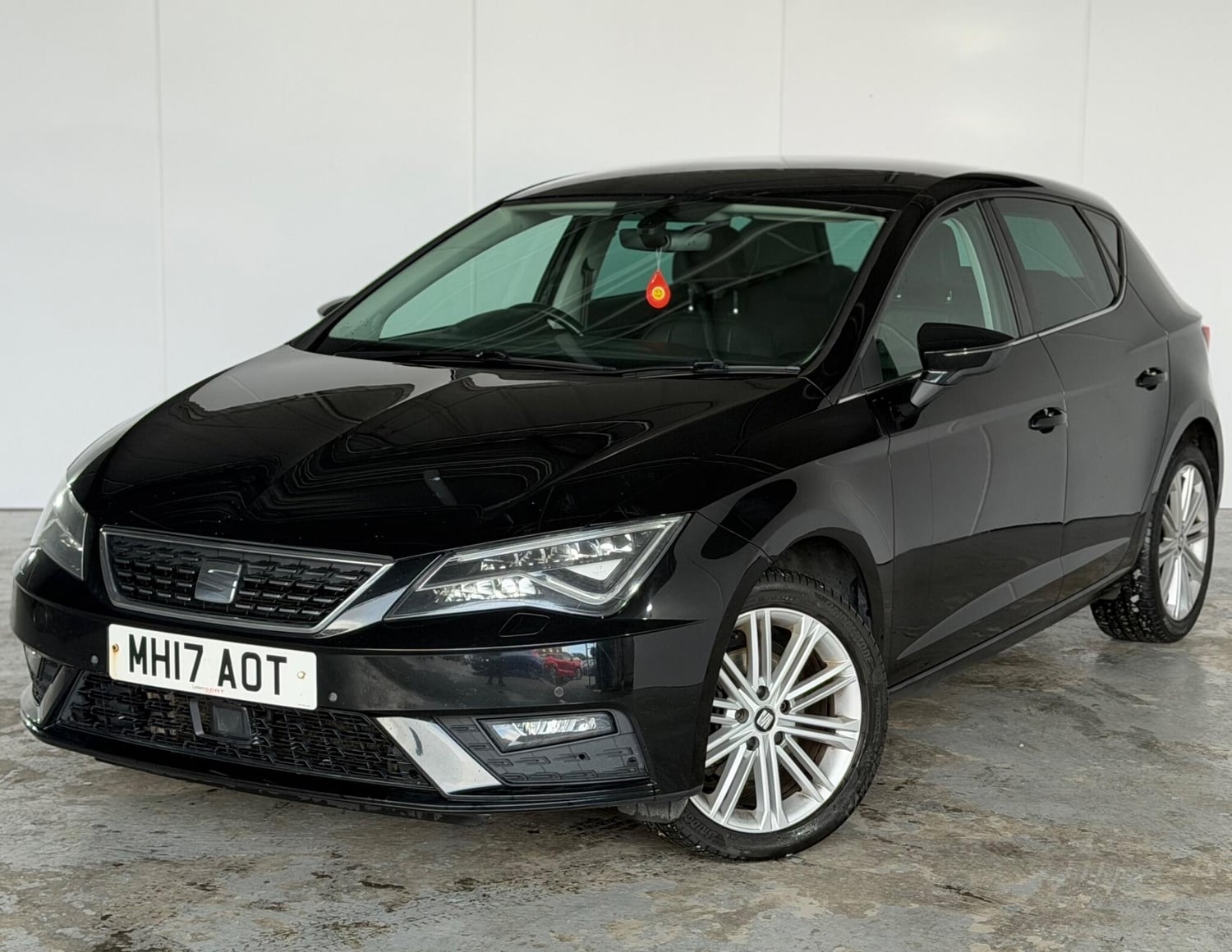 [ berth ]SEAT Leon