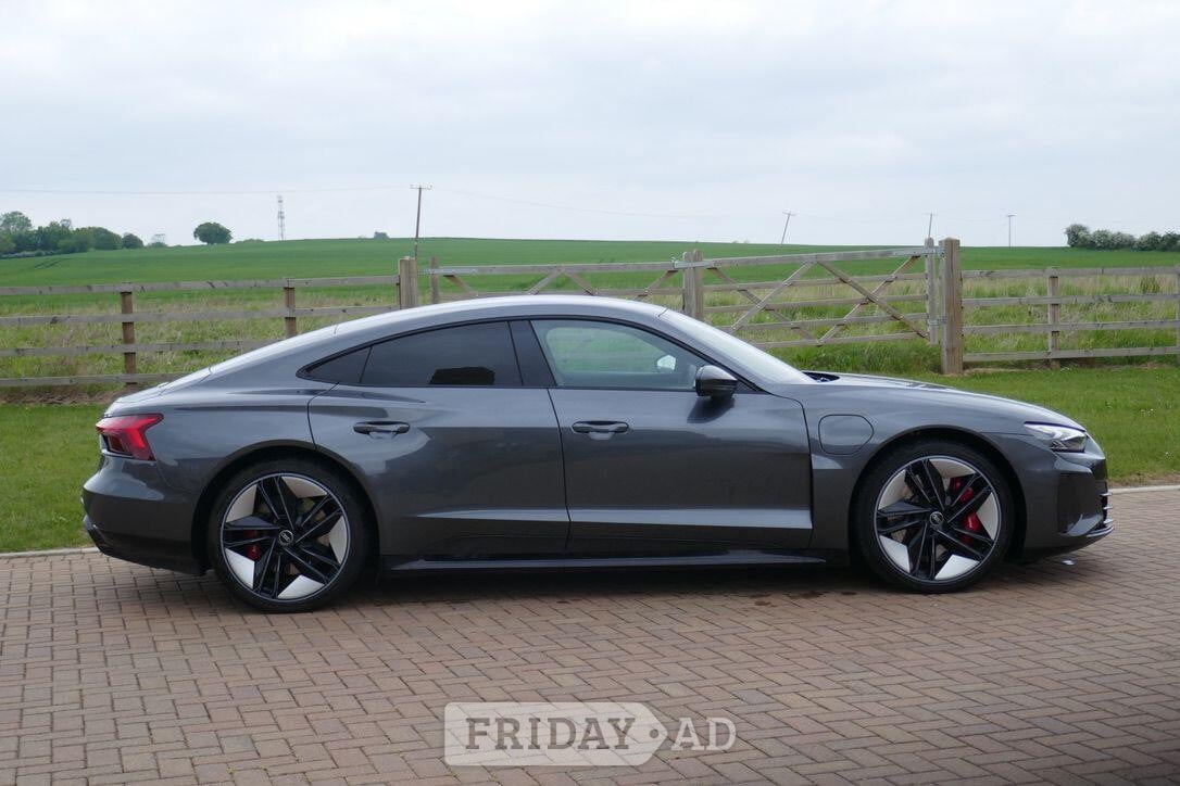 [ berth ]Audi RS e-tron GT