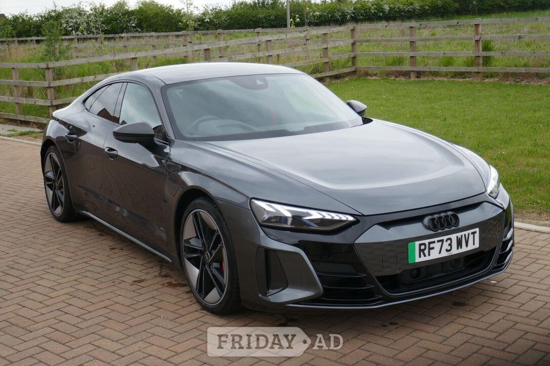 Audi RS e-tron GT 2023 in Ely