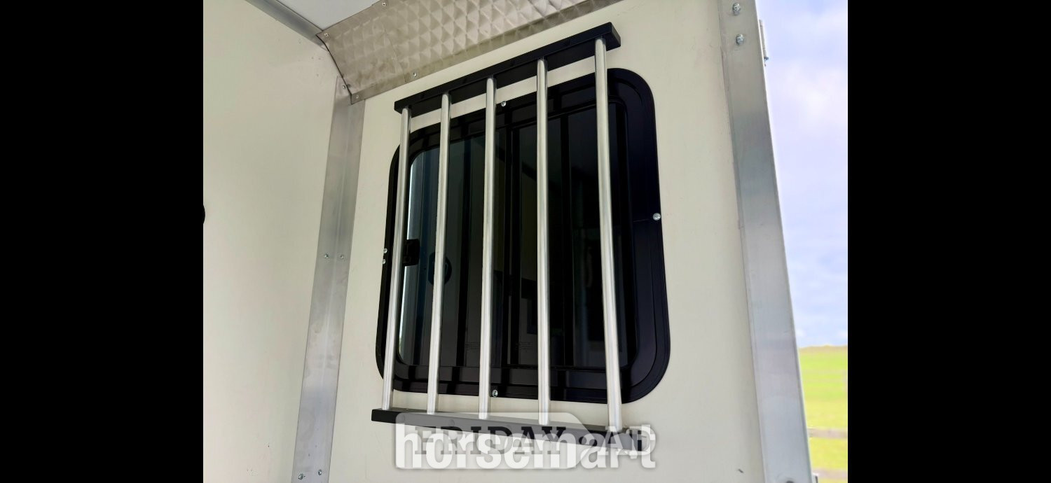 INCOMING STOCK  Peugeot Horsebox - Trailers & Horseboxes