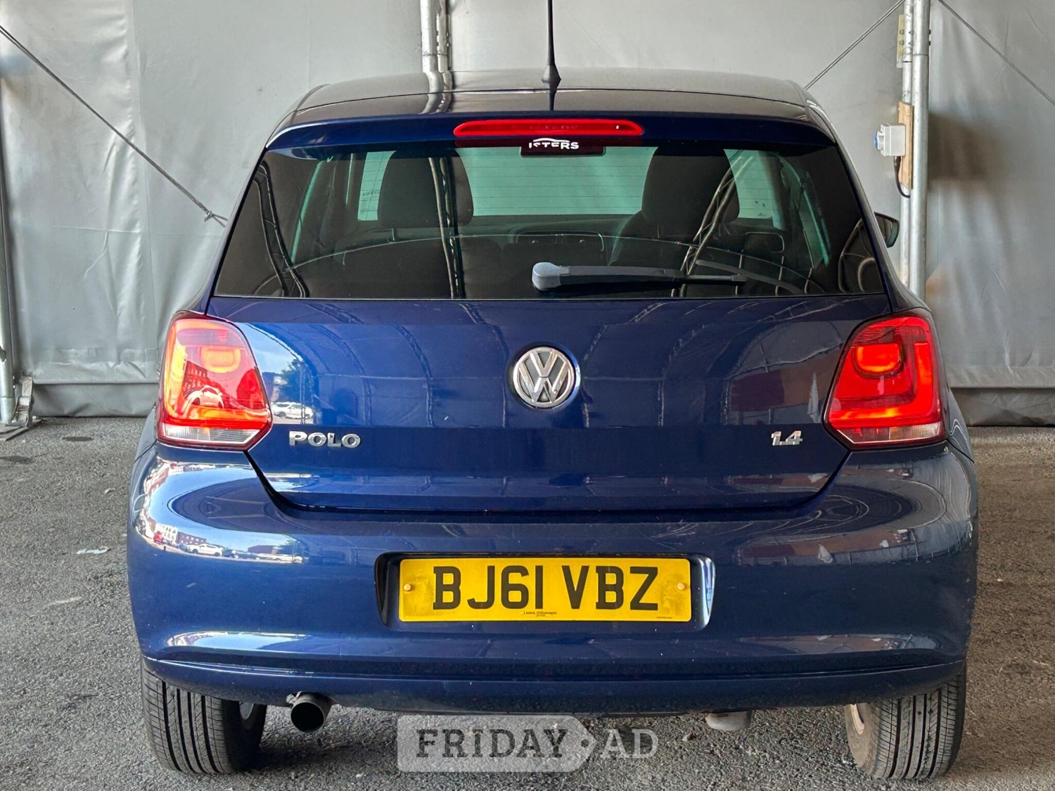 Volkswagen Polo 2011 - Cars