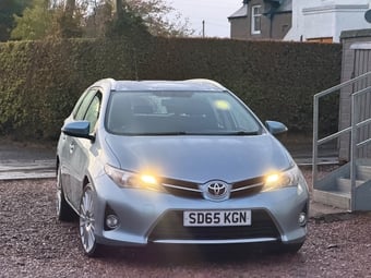 Toyota Auris 2015