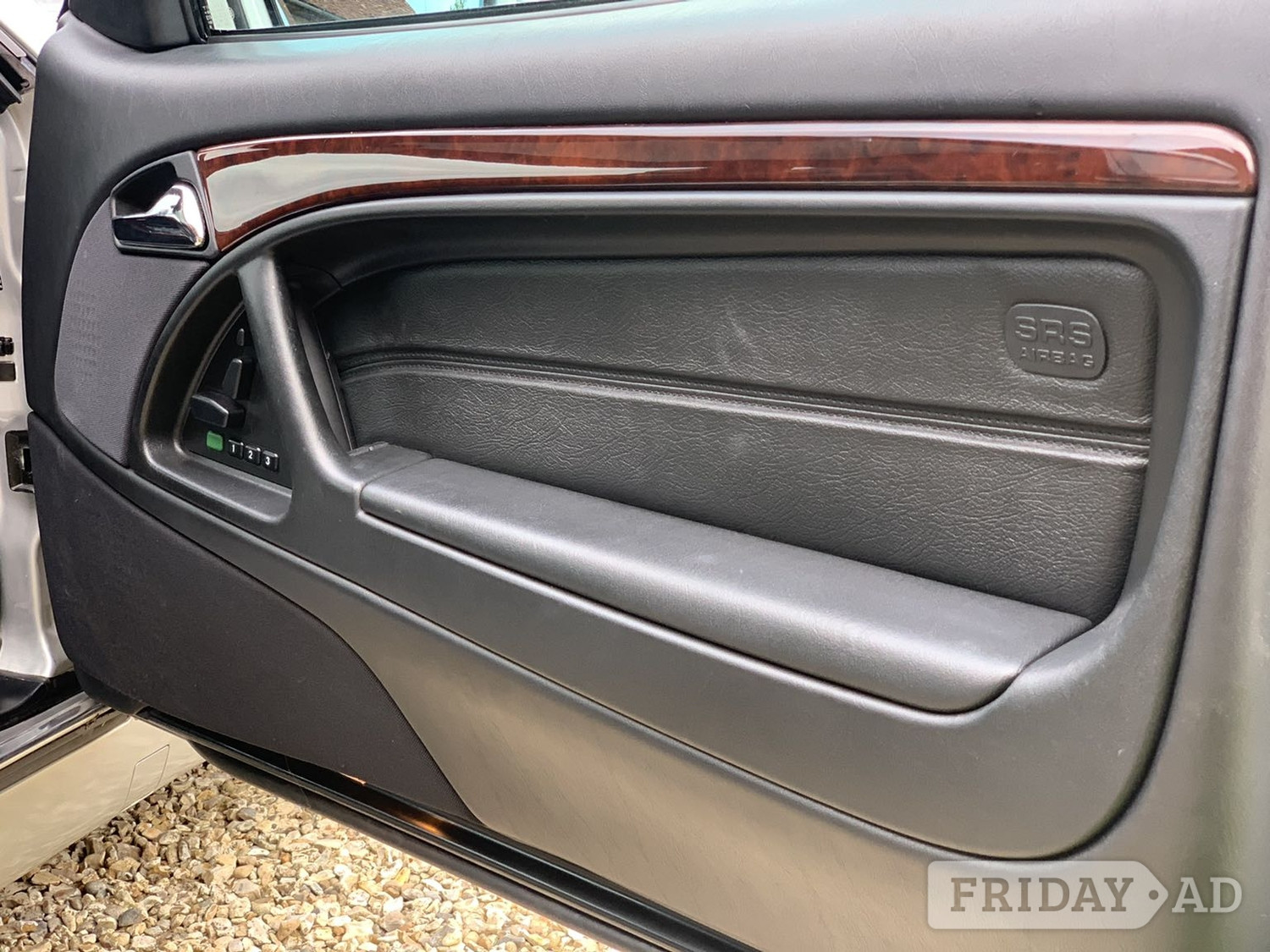 Mercedes-Benz SL 1997 - Cars in Reigate