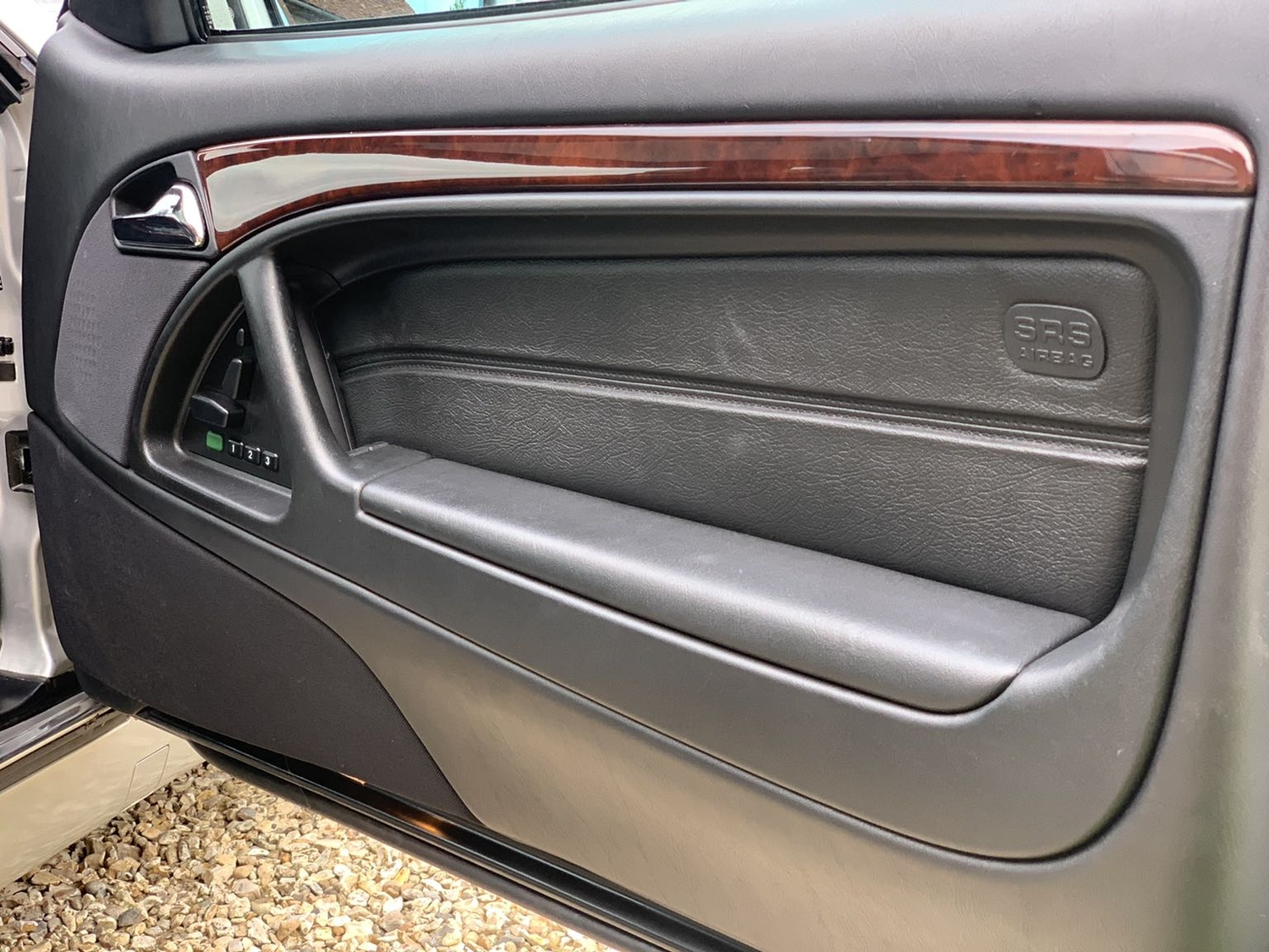 Mercedes-Benz SL 1997 - Cars in Reigate