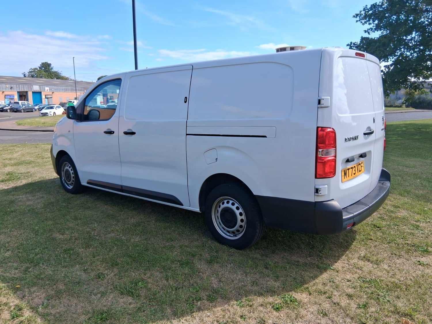 [ berth ]Peugeot Expert