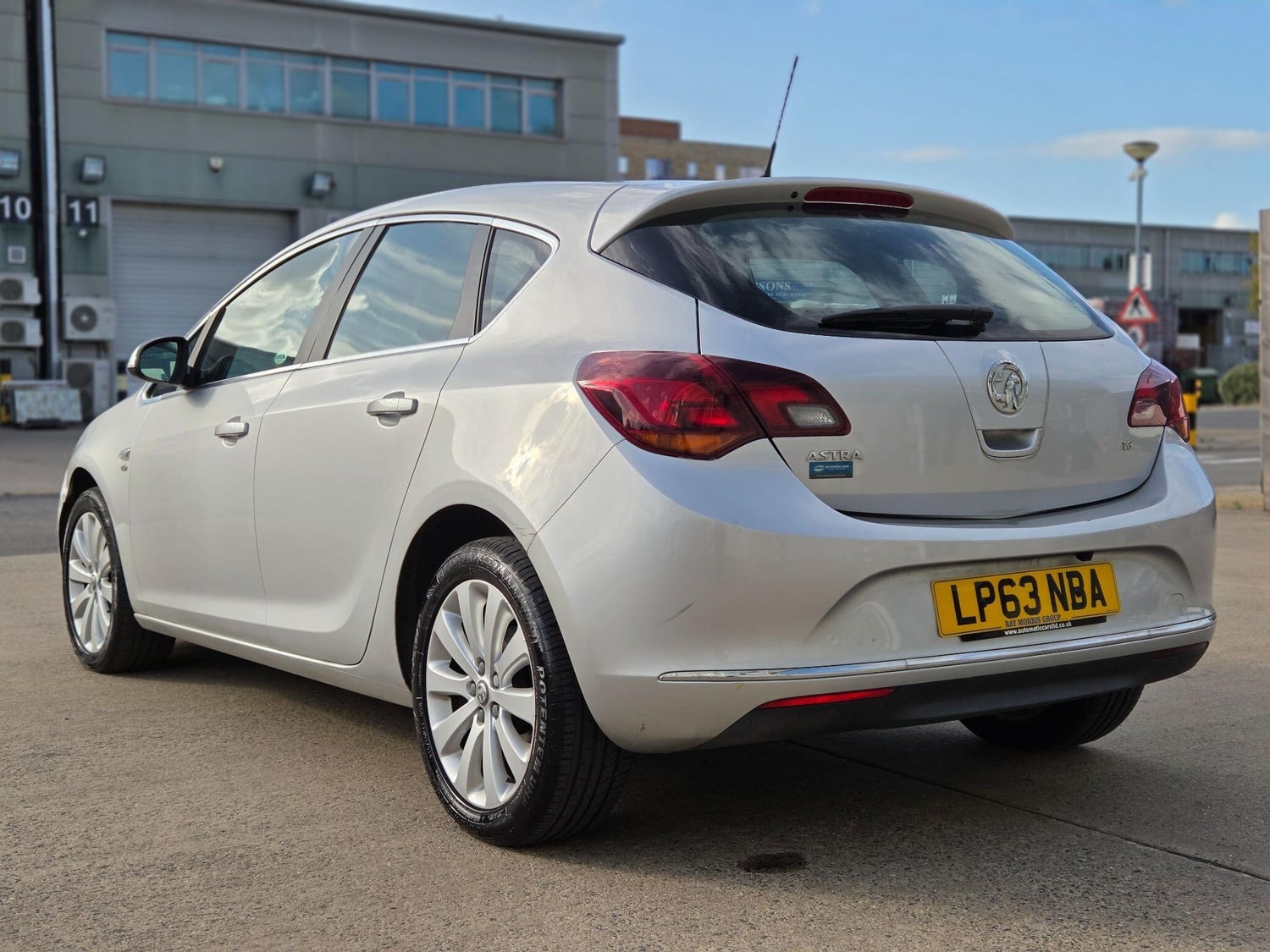 [ berth ]Vauxhall Astra