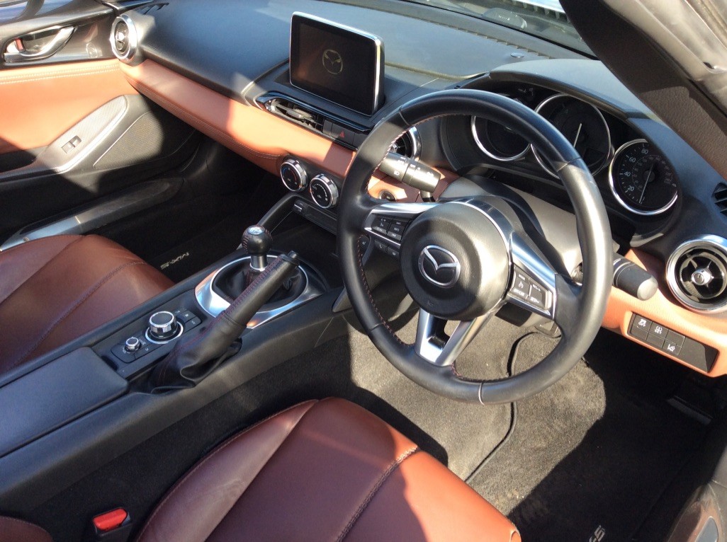 Mazda MX-5 RF 2017 - Cars