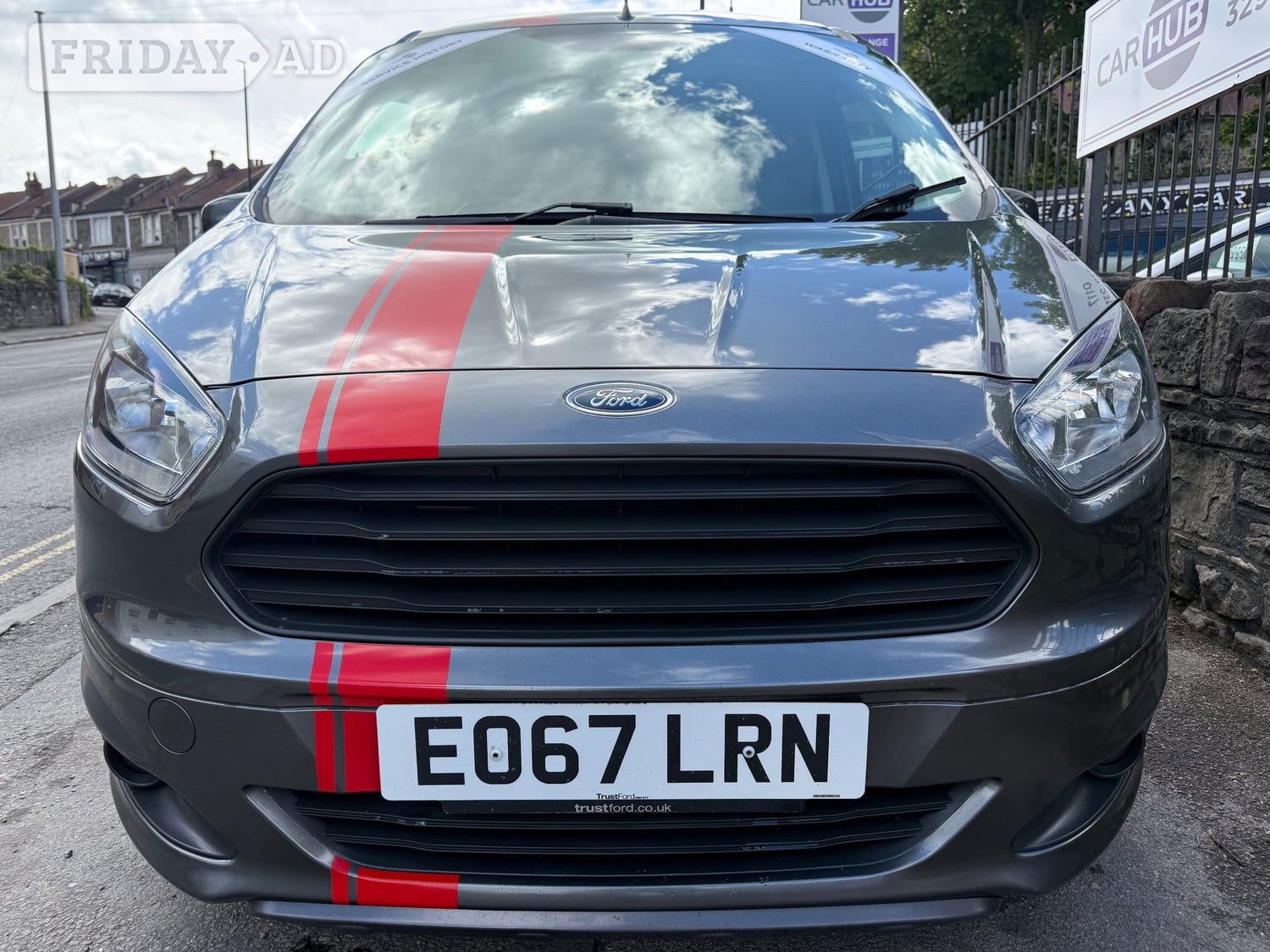 [ berth ]Ford Transit Courier