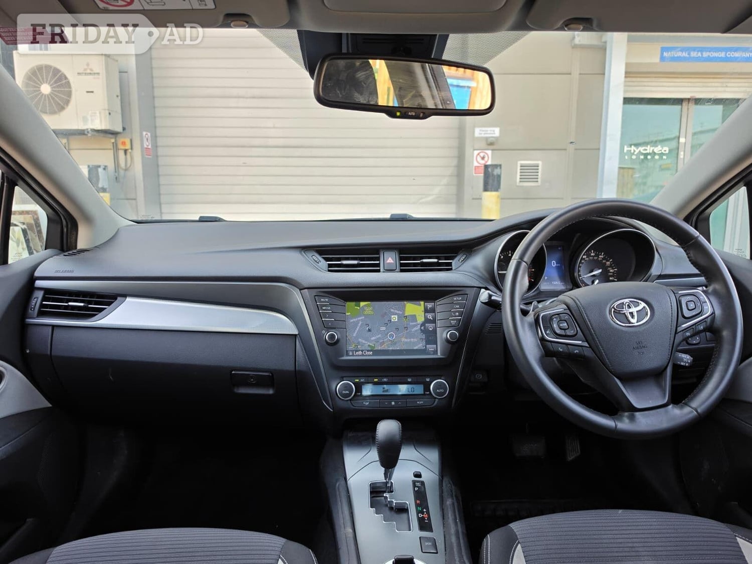 Toyota Avensis 2016 - Cars in Slough