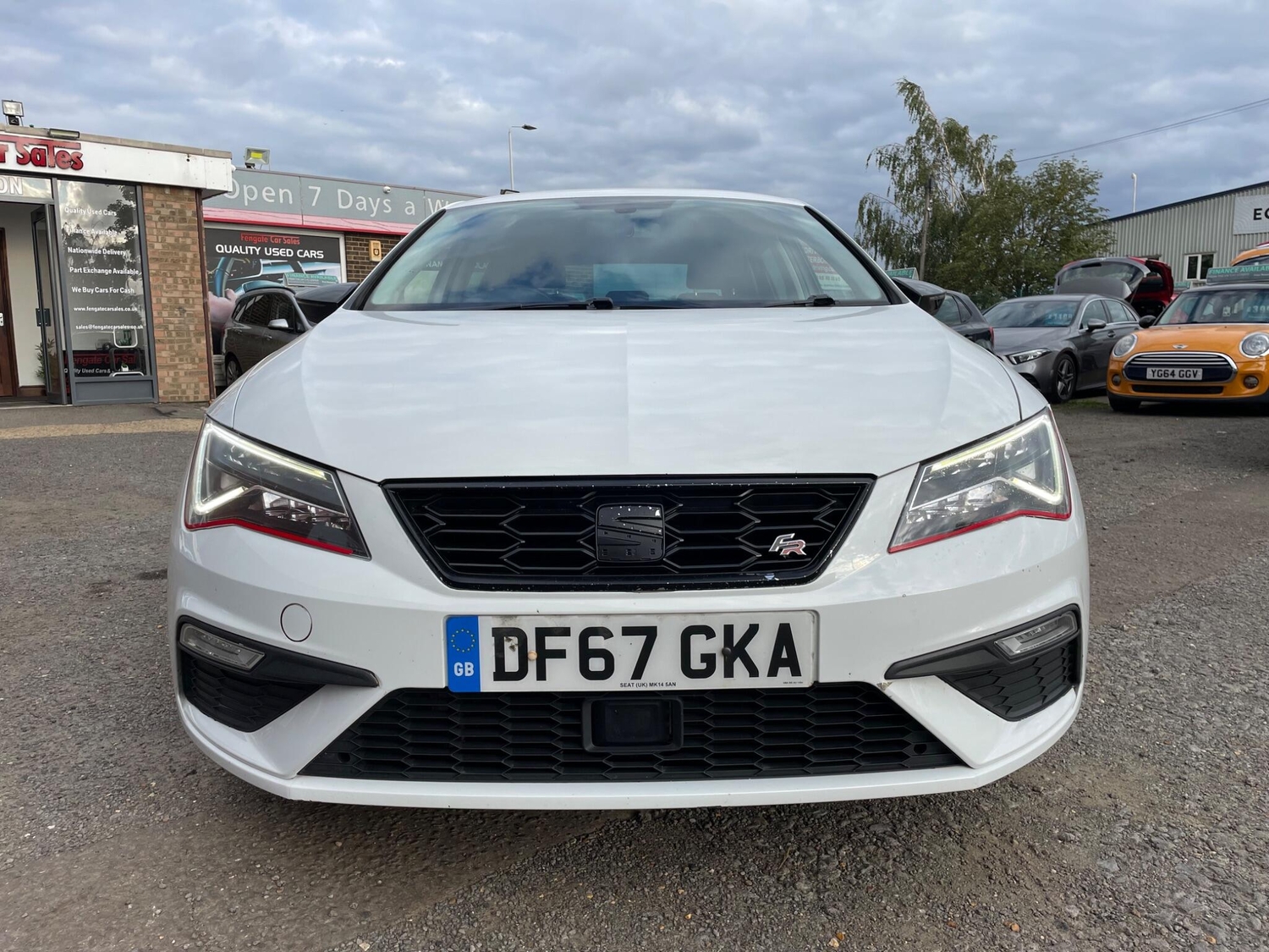 [ berth ]SEAT Leon