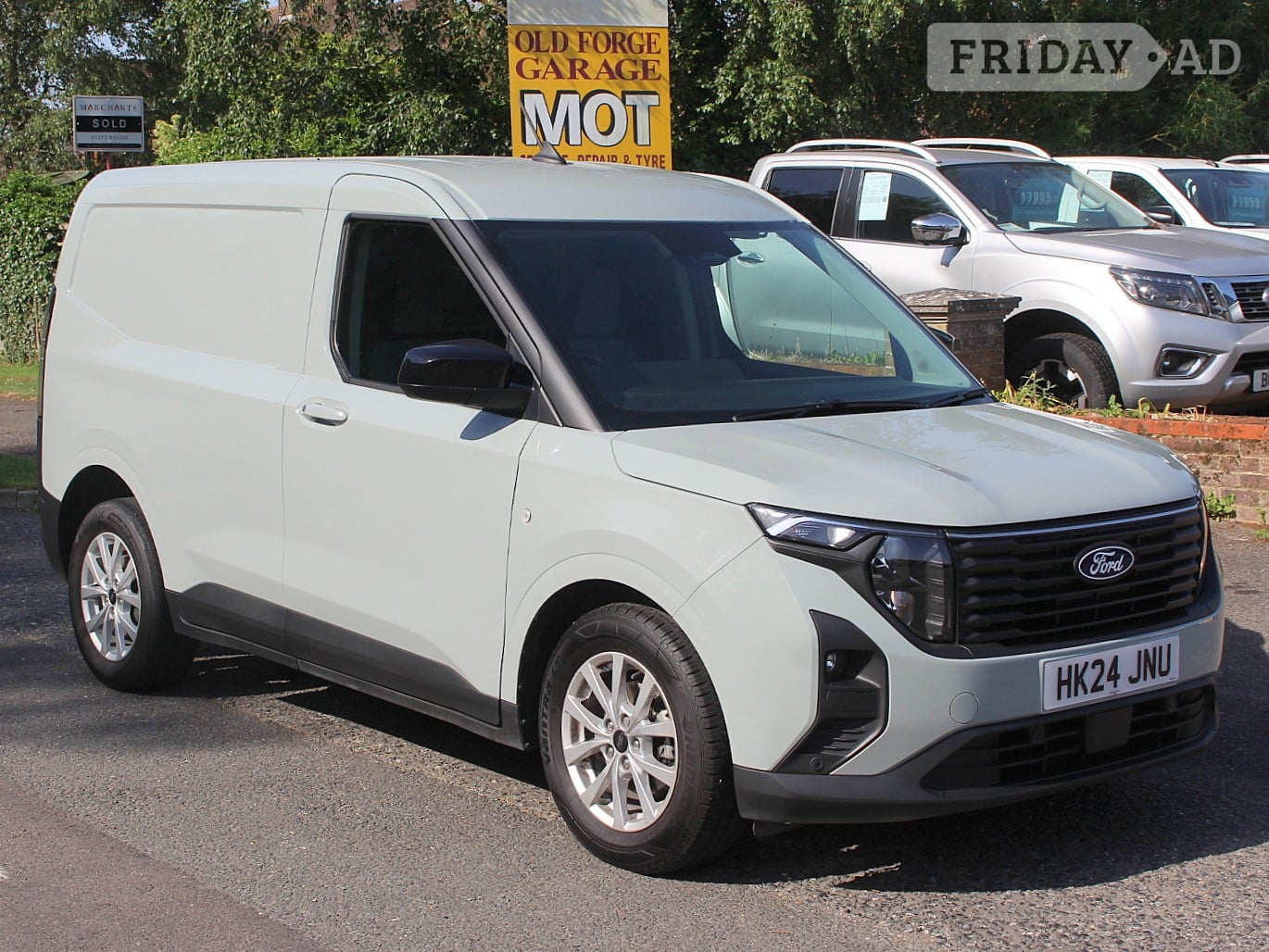 [ berth ]Ford Transit Courier