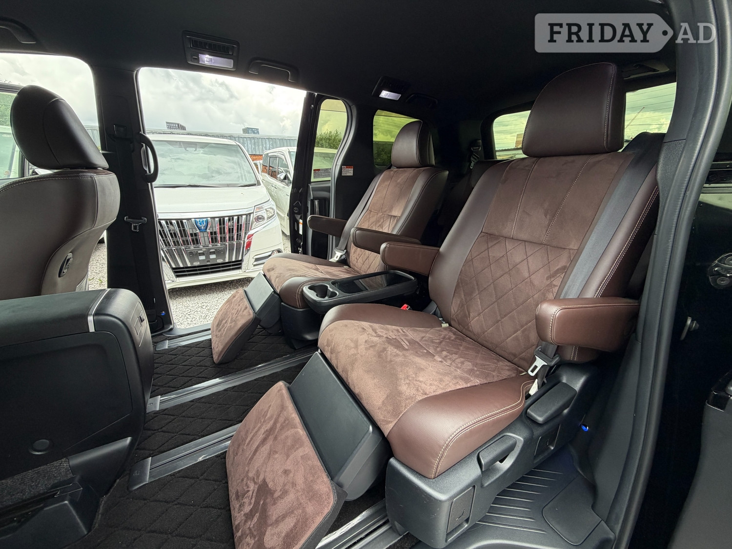 Toyota Estima 2019 - Cars in Birmingham