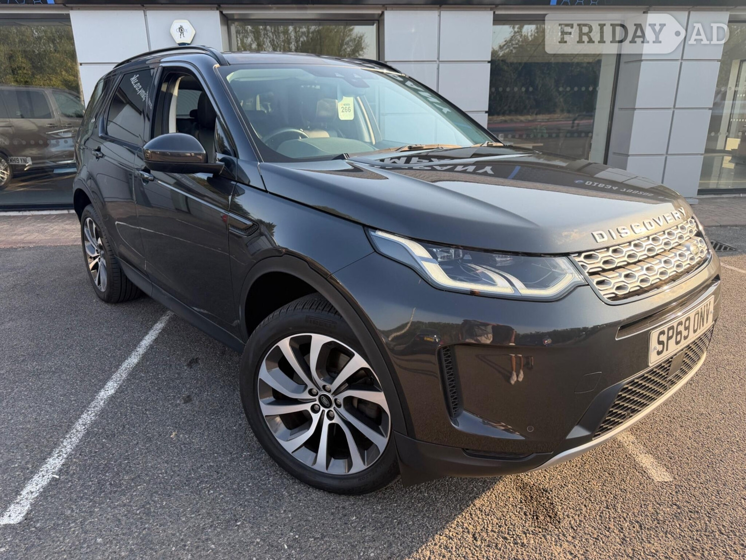 [ berth ]Land Rover Discovery Sport