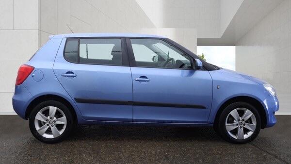 Skoda Fabia 2014 - Cars