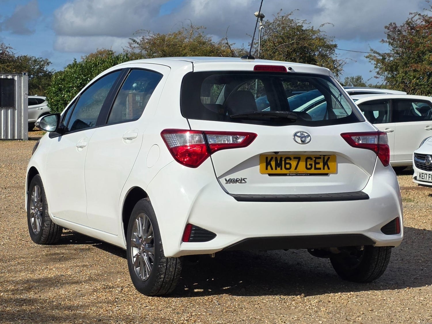 Toyota Yaris 2017 - Cars in Shefford
