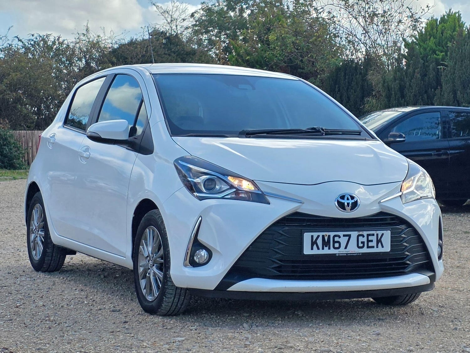 Toyota Yaris 2017 - Cars