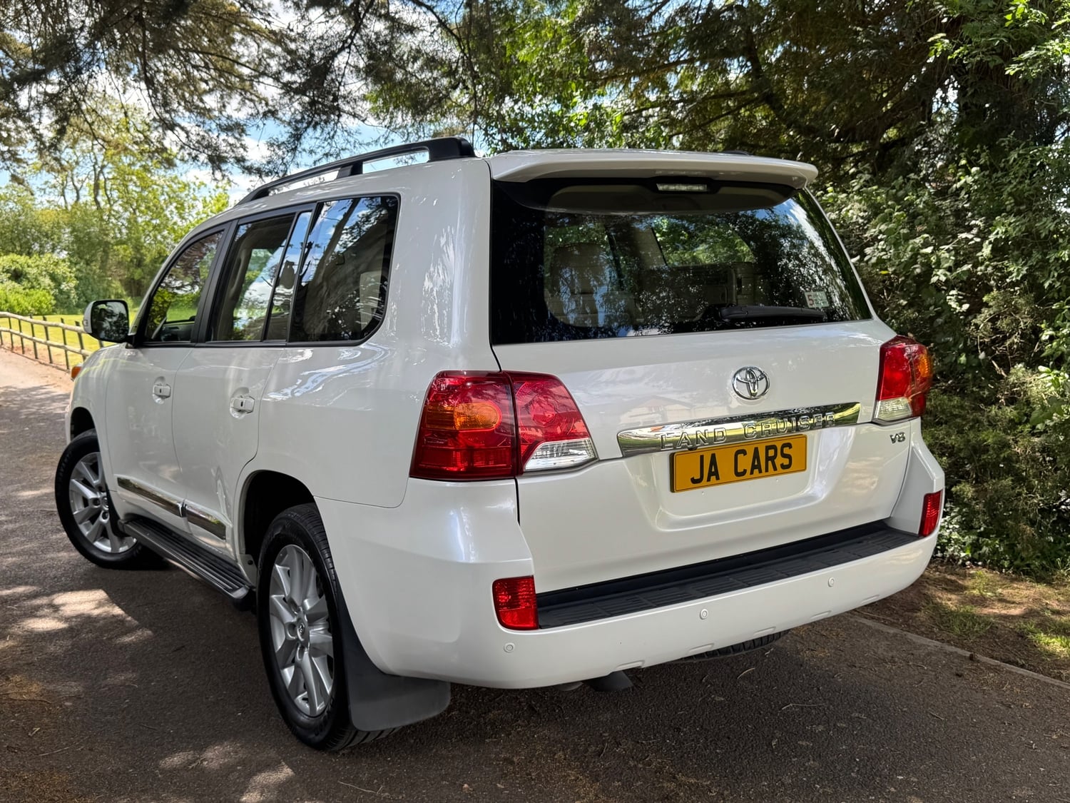 [ berth ]Toyota Land Cruiser
