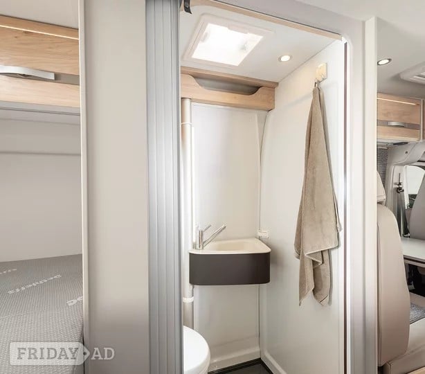 Dethleffs Globetrail 600 DS 2027 for sale - Motorhomes & Caravans