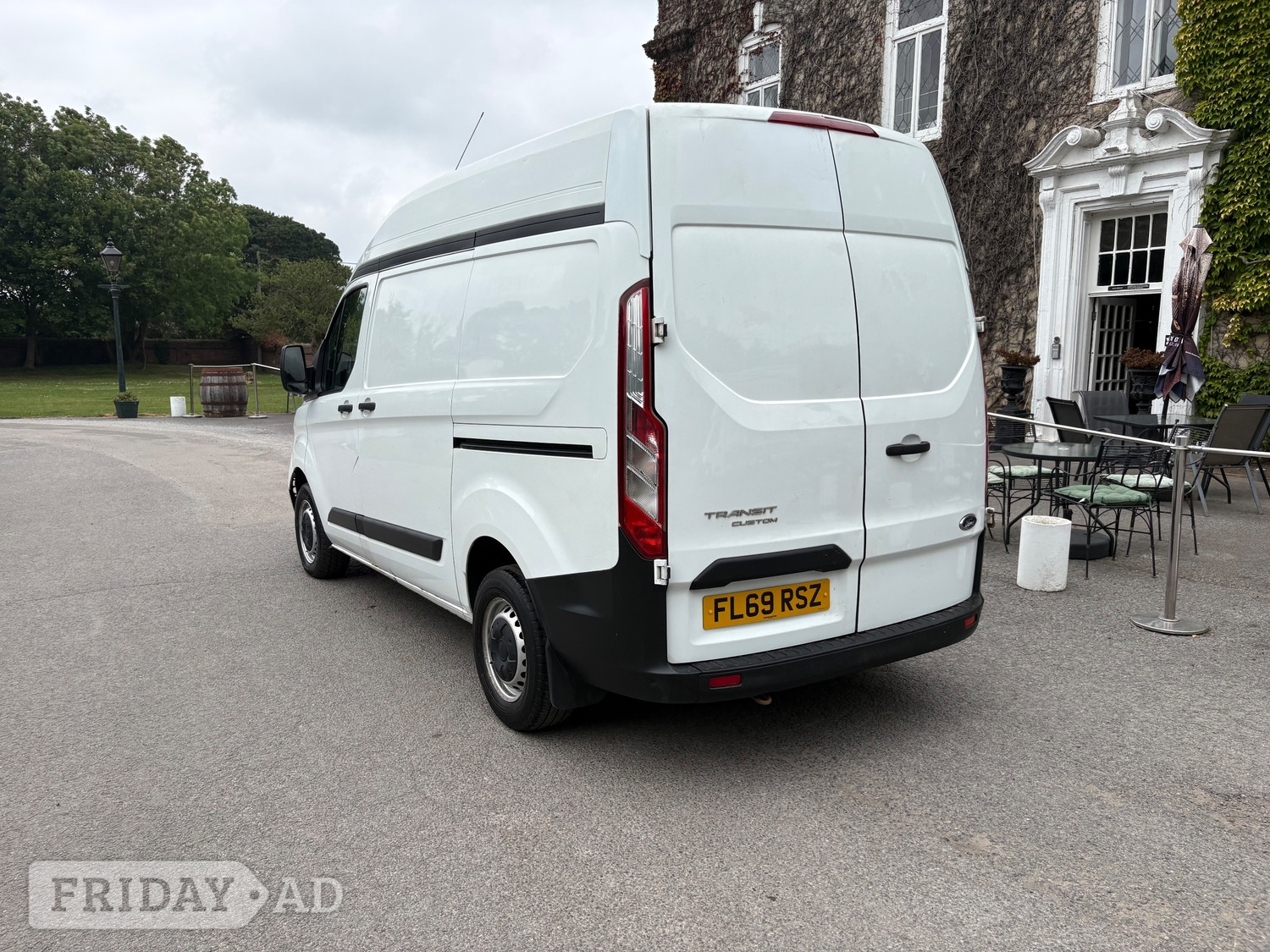 [ berth ]Ford Transit Custom