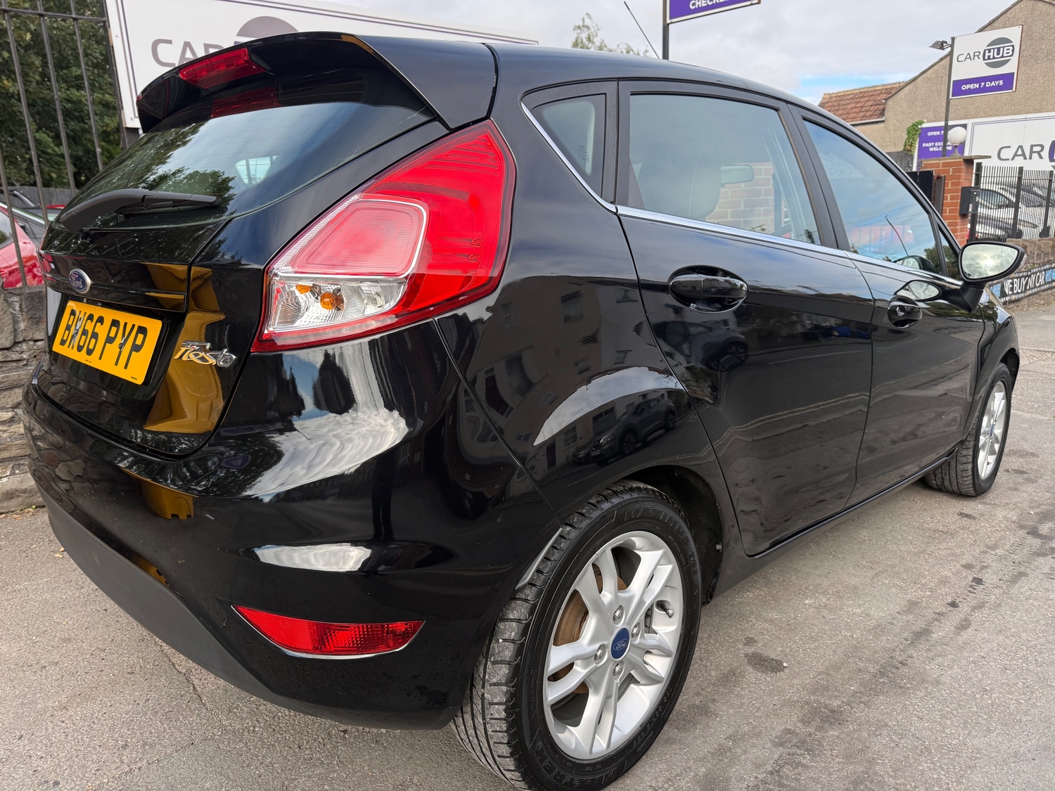 Ford Fiesta 2016 - Cars