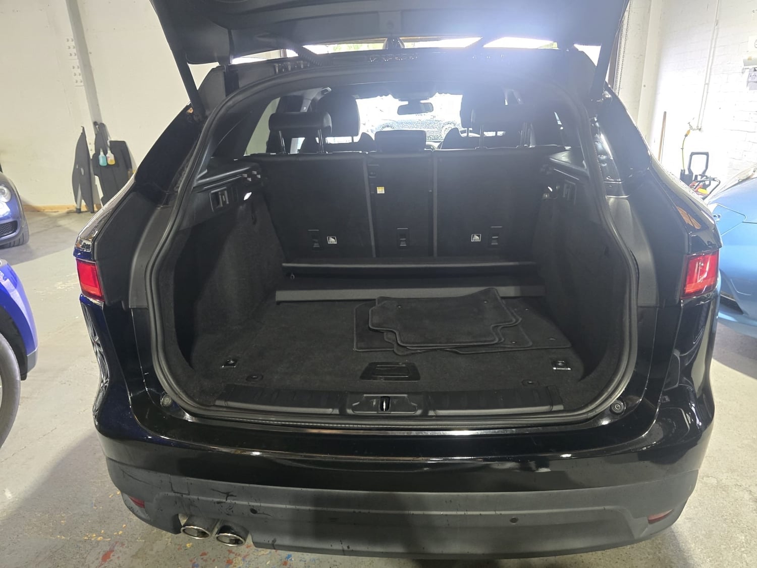 Jaguar F-Pace 2018 - Cars