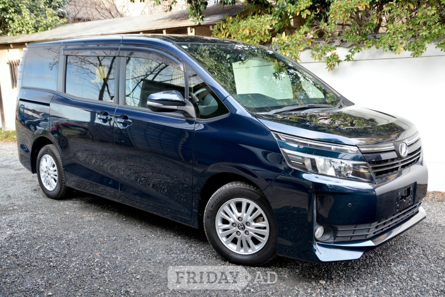 Toyota Voxy 2014 - Cars