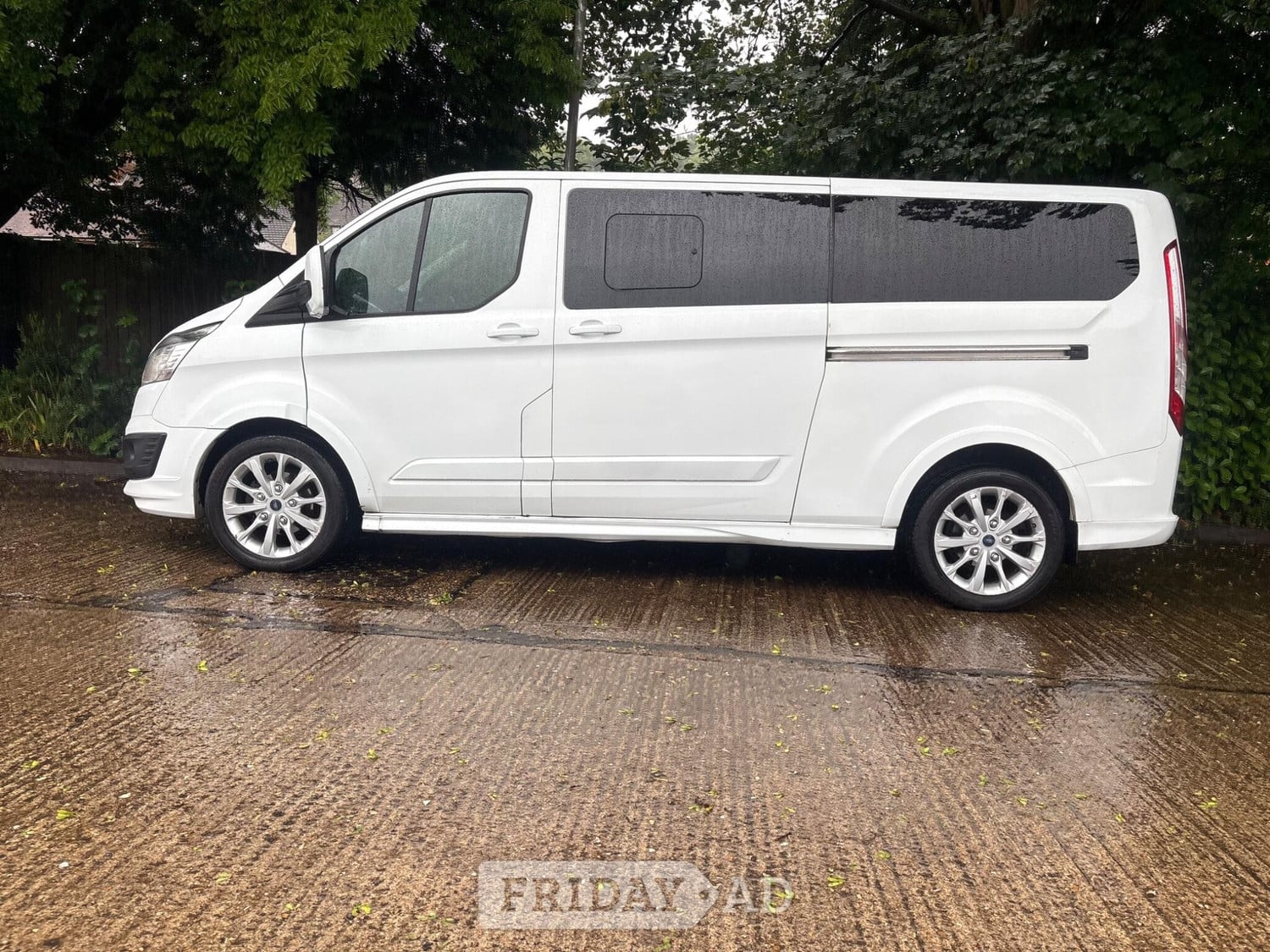 [ berth ]Ford Tourneo Custom