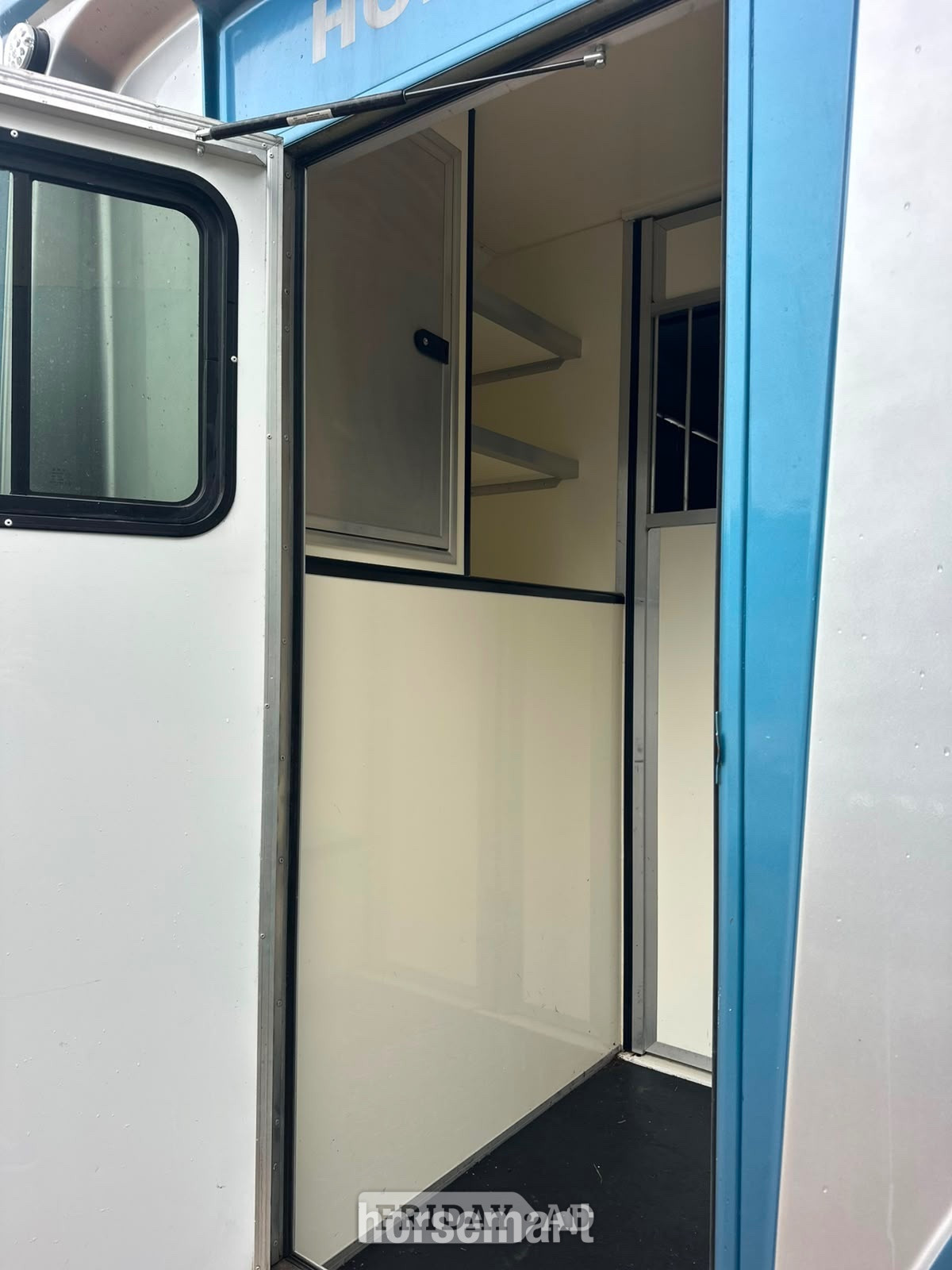 Foxy Stallion Lux Citroen Horsebox - Trailers & Horseboxes