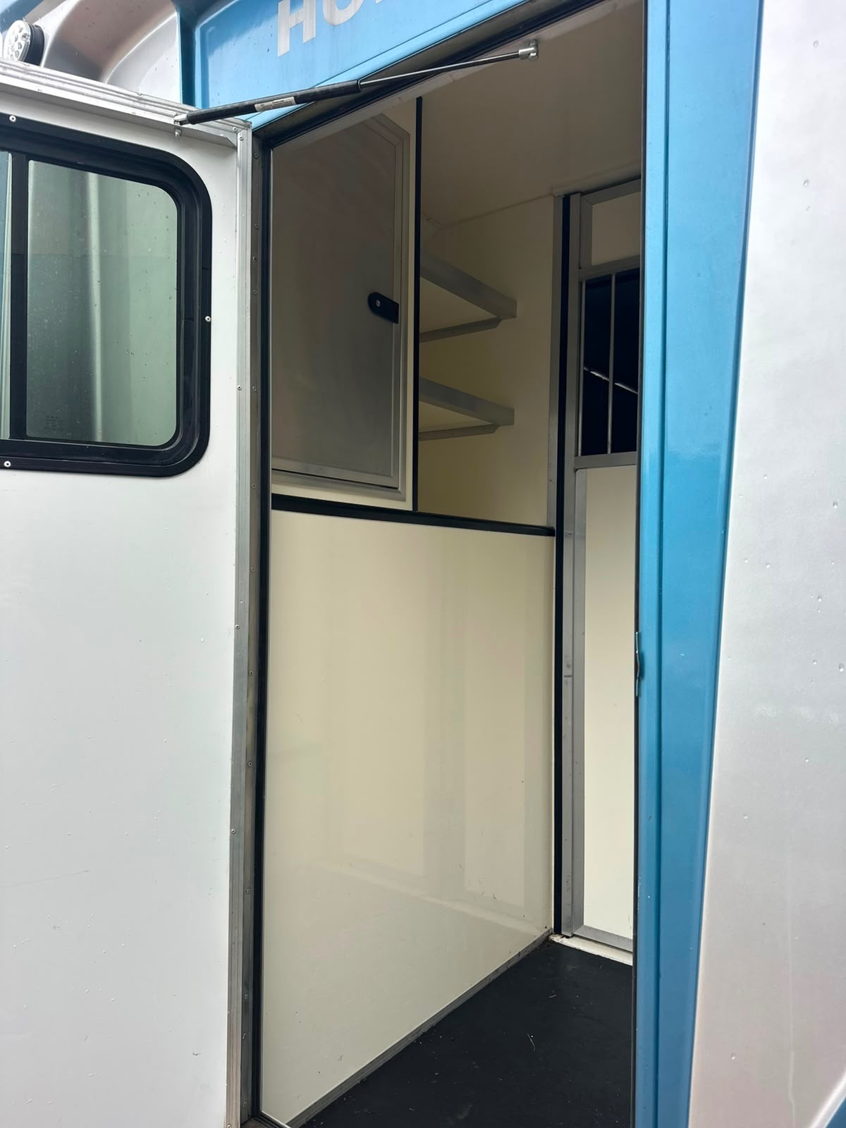 Foxy Stallion Lux Citroen Horsebox - Trailers & Horseboxes