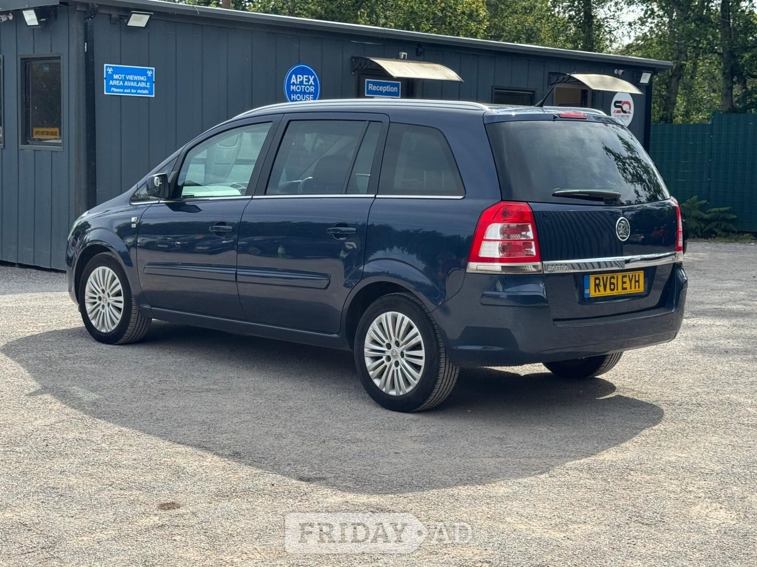 Vauxhall Zafira 2011 - Cars in Farnham