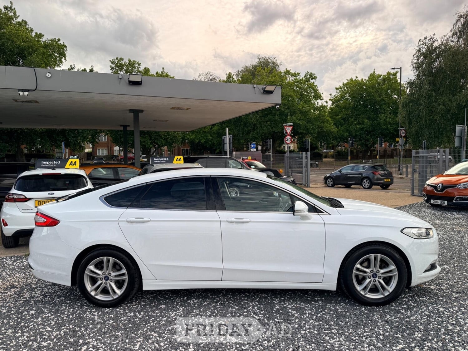 Ford Mondeo 2016 - Cars in Bedford