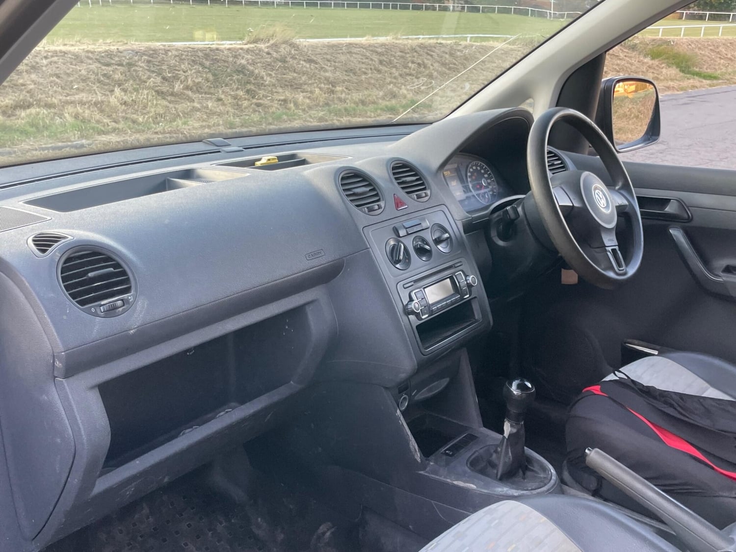 Volkswagen Caddy 2011 - Vans & Commercial Vehicles