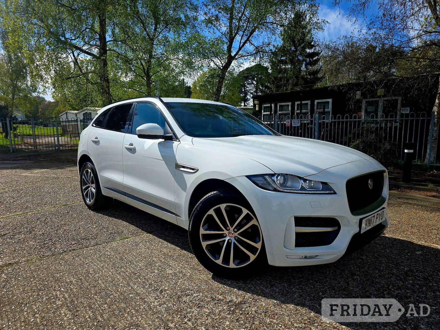 [ berth ]Jaguar F-Pace