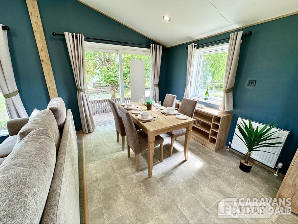 STUNNING BRAND NEW LODGE ON SOUGHT AFTER PLOT AT NEW BEACH, TN29 