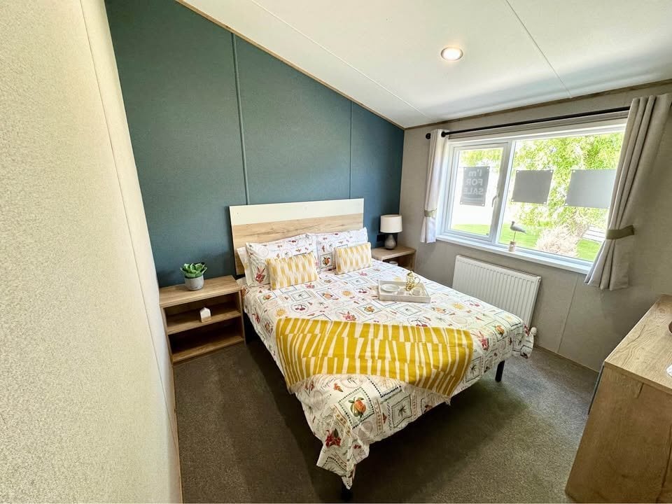 STUNNING BRAND NEW LODGE ON SOUGHT AFTER PLOT AT NEW BEACH, TN29  - Holiday Homes