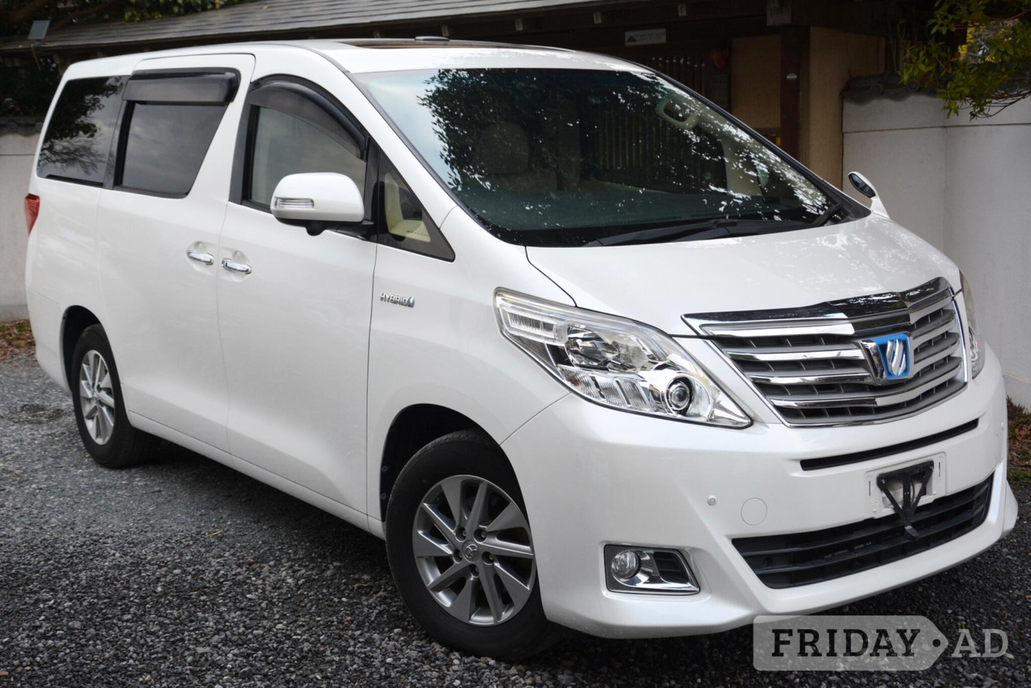 Toyota Alphard 2012 in Chingford