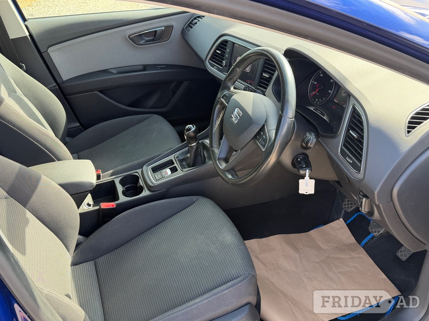 [ berth ]SEAT Leon