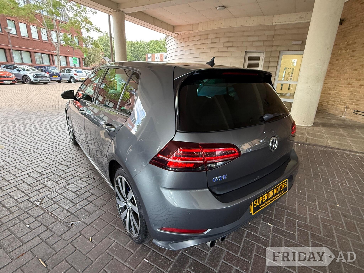Volkswagen Golf 2018 - Cars in Staines