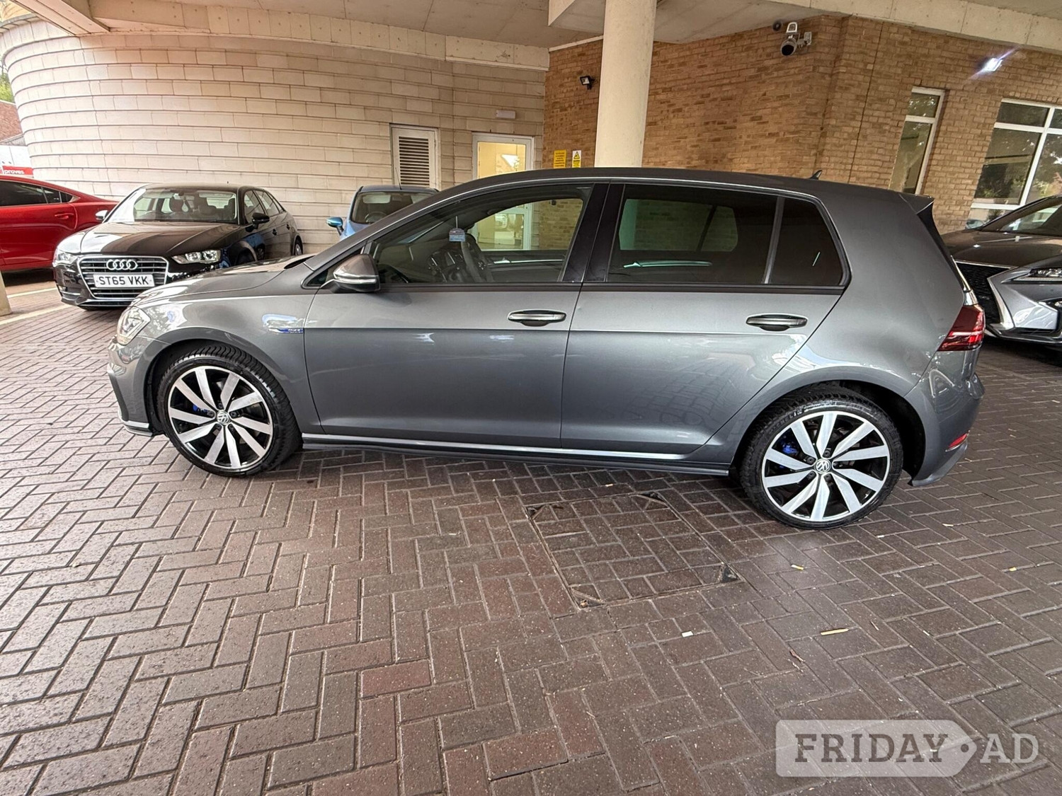 Volkswagen Golf 2018 - Cars