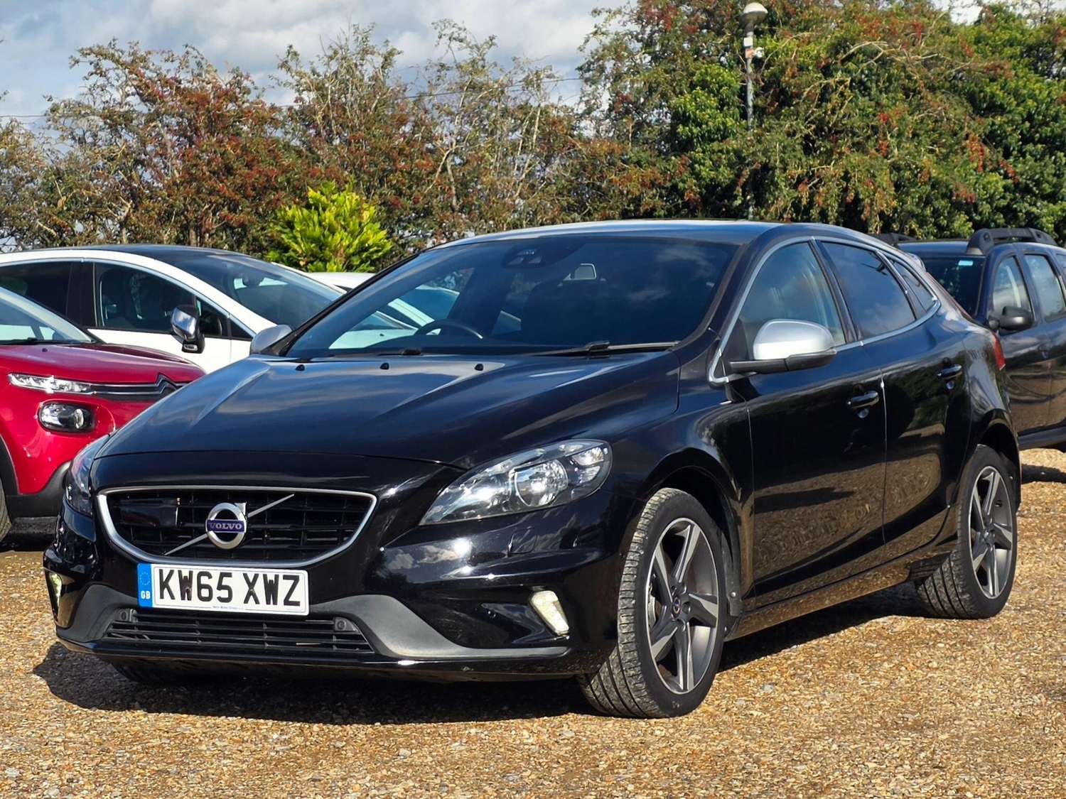Volvo V40 2016 - Cars in Shefford
