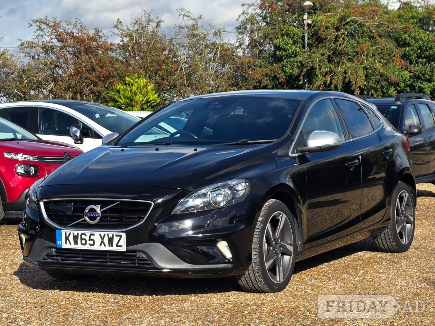 Volvo V40 2016 - Cars in Shefford