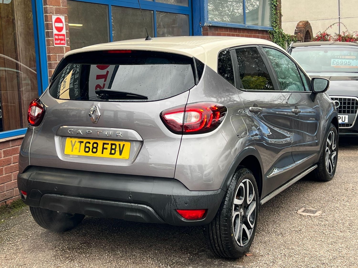 [ berth ]Renault Captur