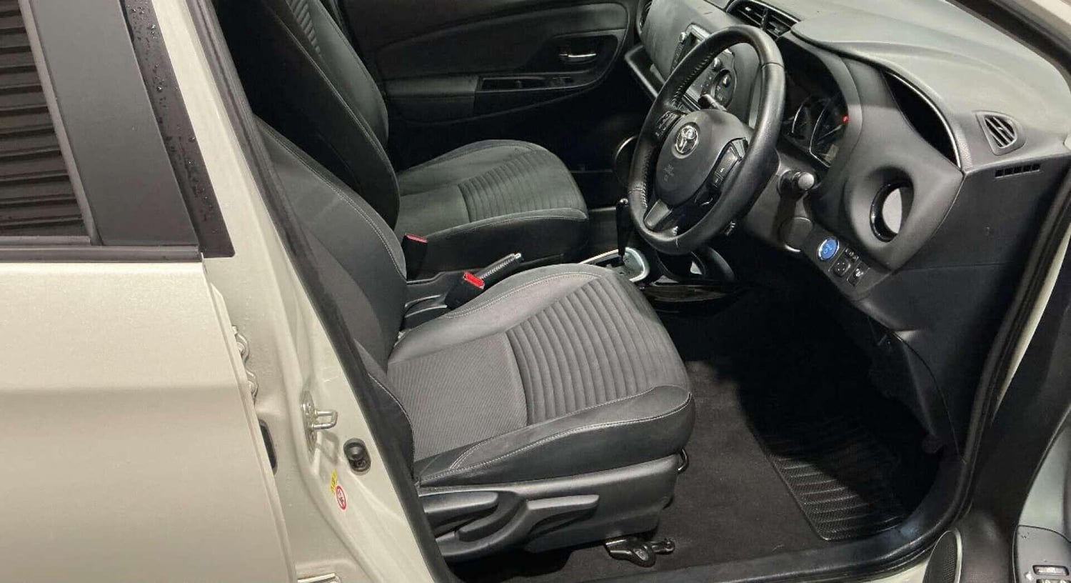 Toyota Yaris 2016 - Cars