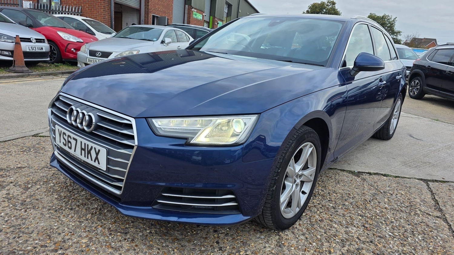 [ berth ]Audi A4 Avant
